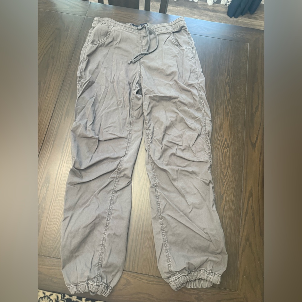 Hollister Women’s Cargo Pants